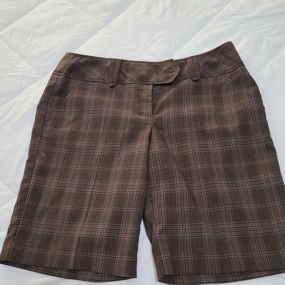 Daisy Fuentes ladues dress walking shorts